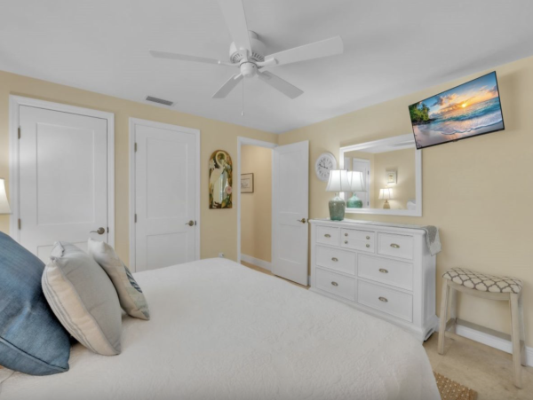 Great Value Two Bedroom Vacation Home with Pool and Spa